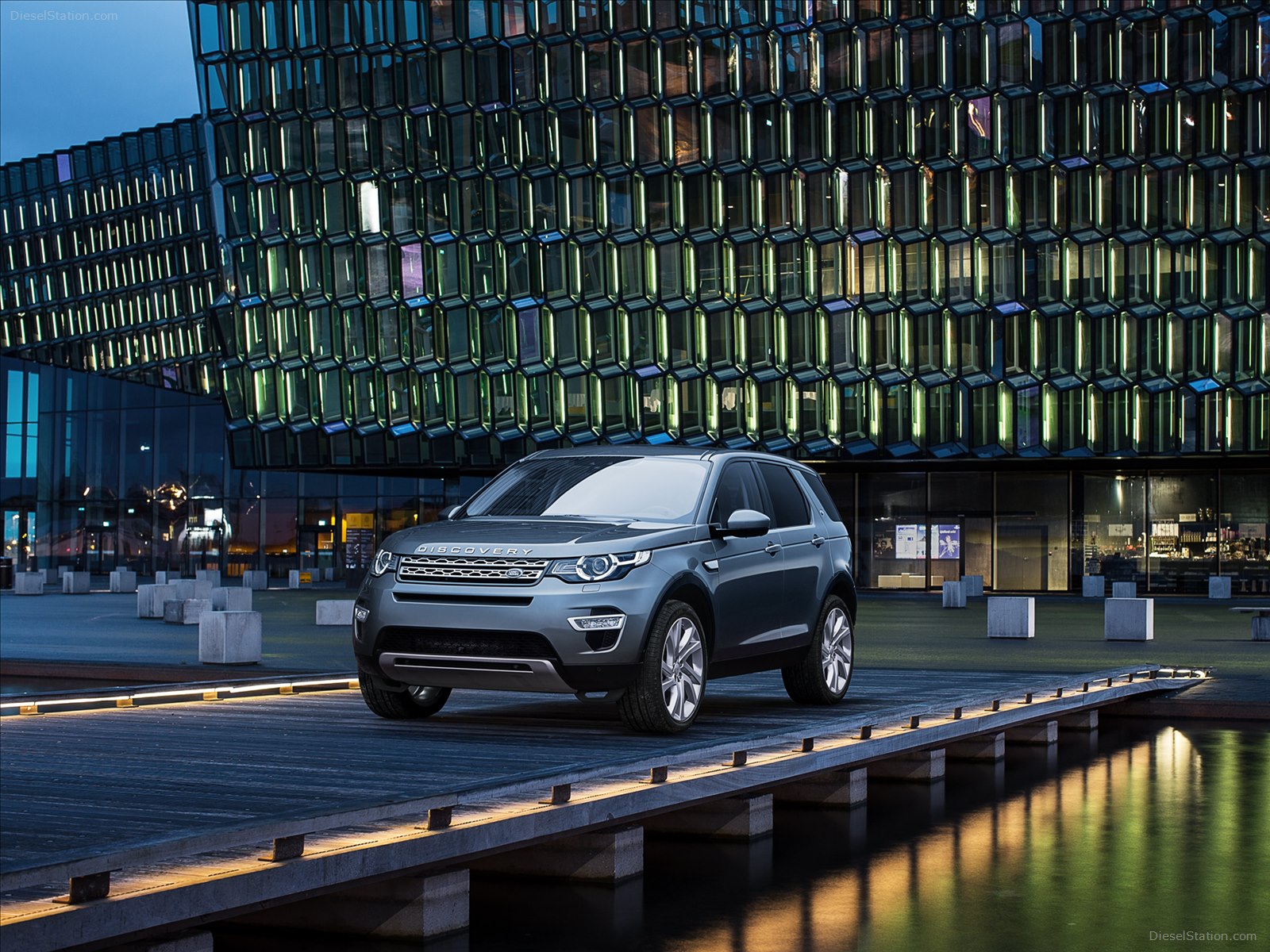 Land Rover Discovery Sport 2015
